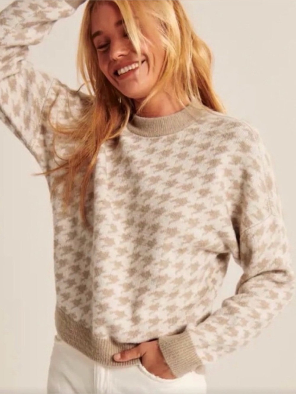 Abercrombie & Fitch Cream and Beige Houndstooth Crewneck Sweater